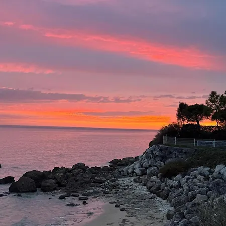 Prázdninový dům Maison Arboree Style Re Proche